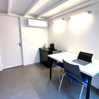 Bureau privé 6 m² 1 poste Coworking Rue Duguesclin Lyon 69006 - photo 3